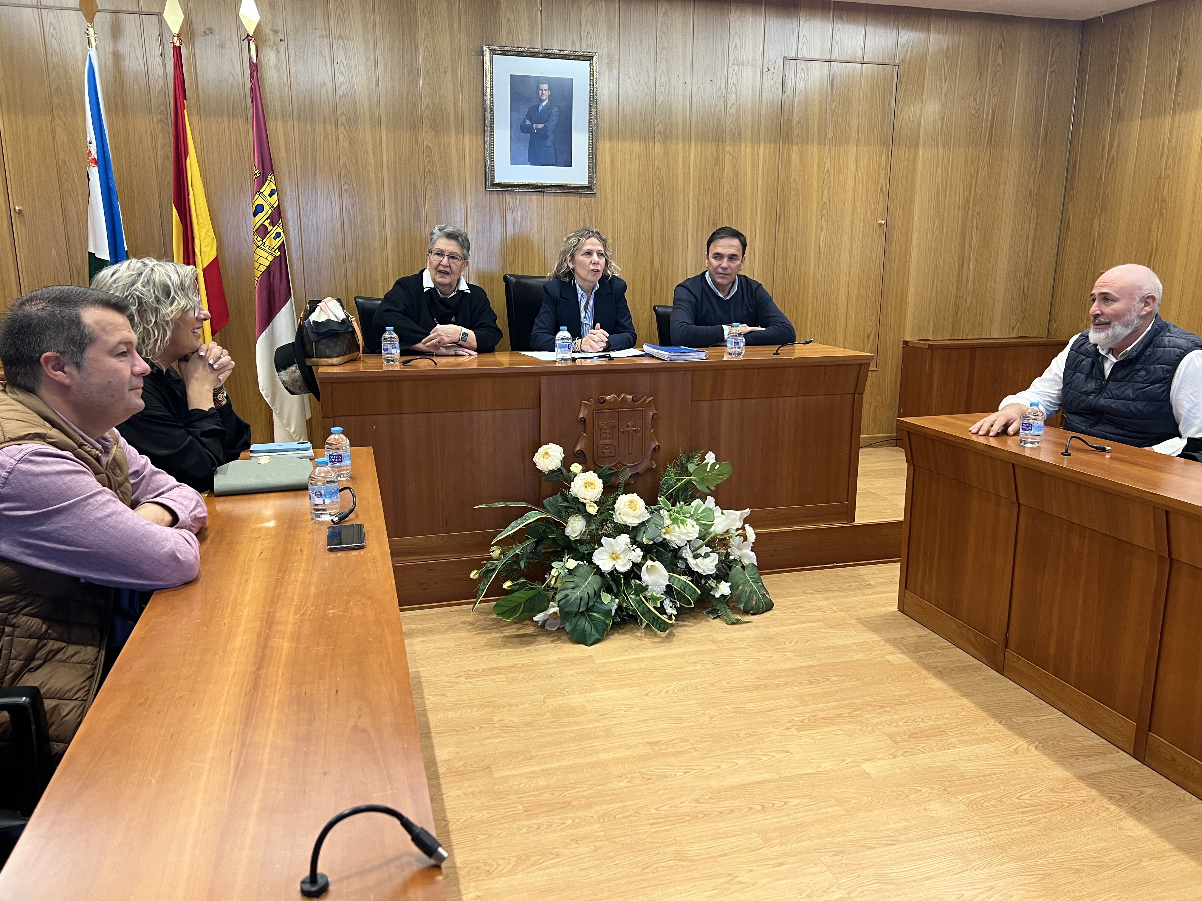 CUAS Mancha Occidental II presenta el 16 Congreso Nacional de Regantes a la alcaldesa de Socuéllamos